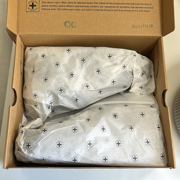 ✨Dr. Martens Voss Leather Strap Sandals - size 11✨ - Picture 5 of 5